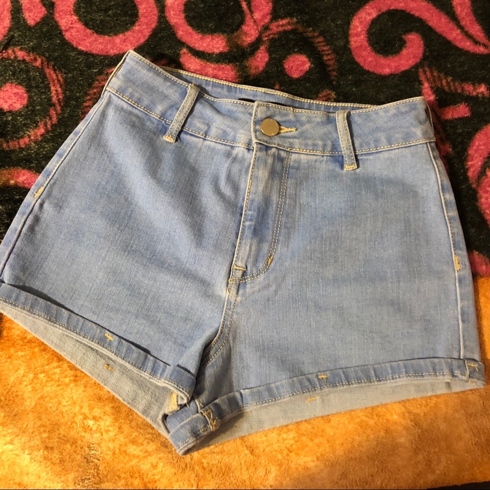 Denim shorts ✨
